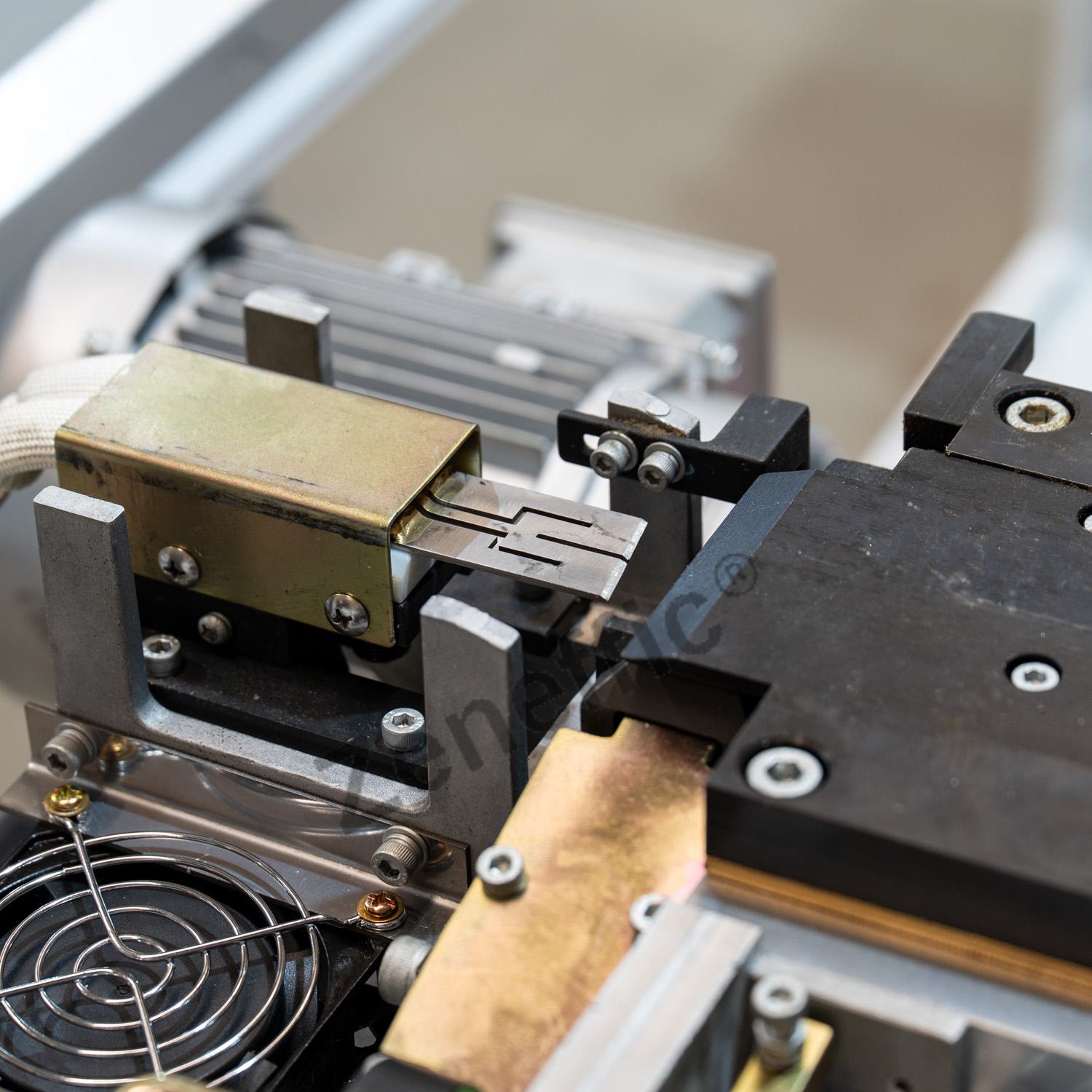 Machine de cerclage automatique TR‑B101